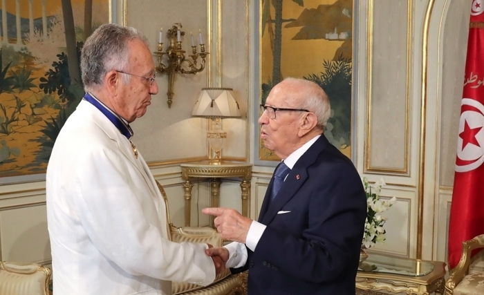 Yadh Ben Achour : il faut reconnaître au président Béji Caïd Essebsi le mérite d’avoir sauvé la Tunisie d’un certain nombre de périls Yadh Ben Achour : il faut reconnaître au président Béji Caïd Essebsi le mérite d’avoir sauvé la Tunisie d’un certain nombre de périls