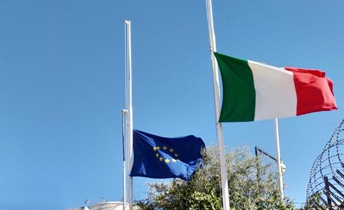 Les chancelleries diplomatiques étrangères à Tunis mettent leurs drapeaux en berne Les chancelleries diplomatiques étrangères à Tunis mettent leurs drapeaux en berne