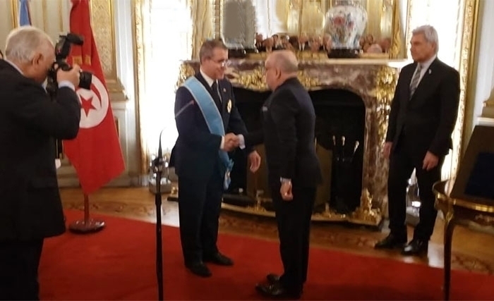 L’Argentine décerne sa plus haute décoration à l’ambassadeur de Tunisie Hichem Bayoudh L’Argentine décerne sa plus haute décoration à l’ambassadeur de Tunisie Hichem Bayoudh