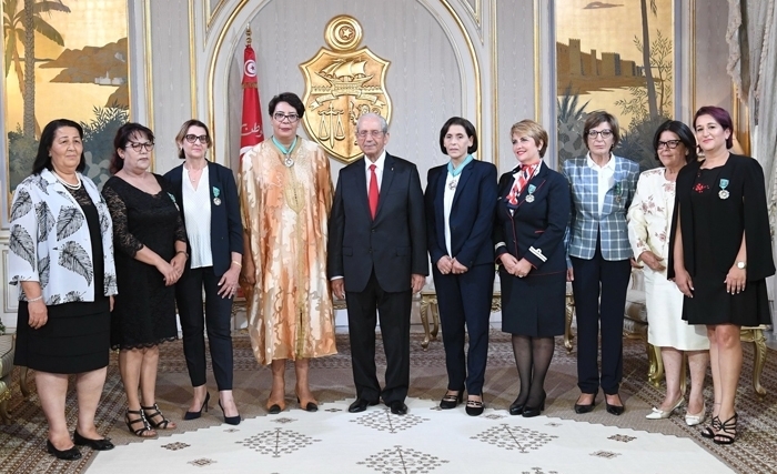 Célébration de la fête de la femme : Ennaceur propose un nouveau contrat social pour «protéger la dignité, les droits et la liberté de la femme» (Album Photos) Célébration de la fête de la femme : Ennaceur propose un nouveau contrat social pour «protéger la dignité, les droits et la liberté de la femme» (Album Photos)