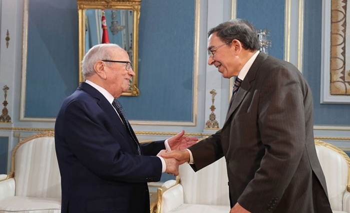 Révélation suite au décès de l’ancien ambassadeur Slaheddine Jemmali en Libye : Comment Caïd Essebsi avait géré son retour en Tunisie Révélation suite au décès de l’ancien ambassadeur Slaheddine Jemmali en Libye : Comment Caïd Essebsi avait géré son retour en Tunisie