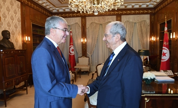 Zbidi confirmé dans ses fonctions de ministre de la Défense Zbidi confirmé dans ses fonctions de ministre de la Défense