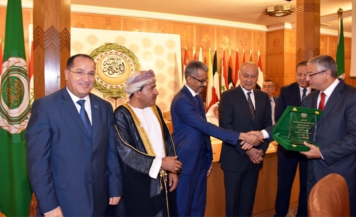 La Ligue arabe distingue Hédi Jalleb et les Archives nationales tunisiennes en référence La Ligue arabe distingue Hédi Jalleb et les Archives nationales tunisiennes en référence