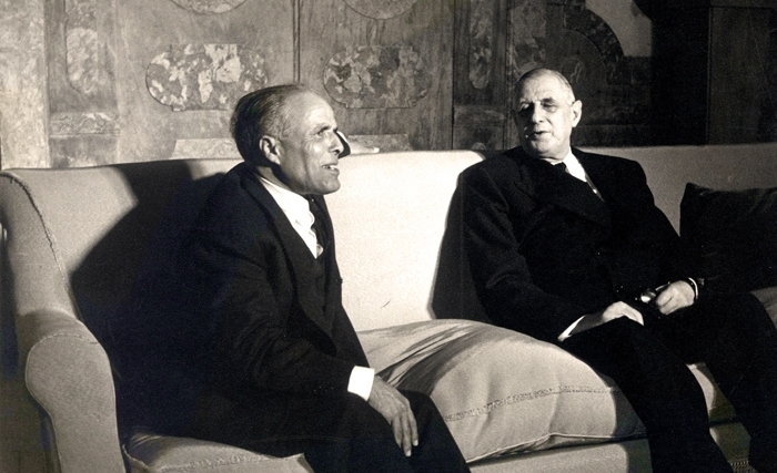 Au fil de l’histoire 22 Février 1961 à Rambouillet - Une rencontre de deux titans : De Gaulle et Bourguiba Au fil de l’histoire 22 Février 1961 à Rambouillet - Une rencontre de deux titans : De Gaulle et Bourguiba