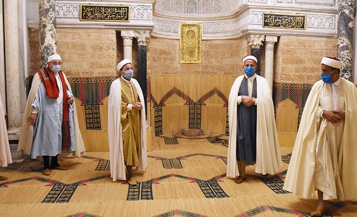 Historique – Reprise de la prière à la Mosquée la Zitouna, déconfinée (Album photos)