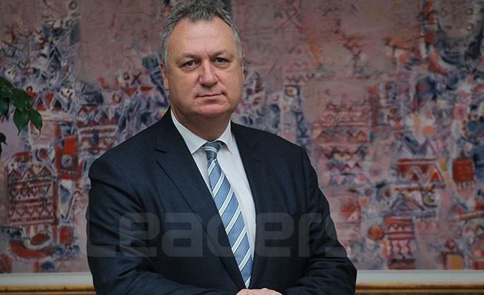 Qui est Ali Kooli, nominé ministre de l’Économie, des Finances et de l’Investissement Qui est Ali Kooli, nominé ministre de l’Économie, des Finances et de l’Investissement