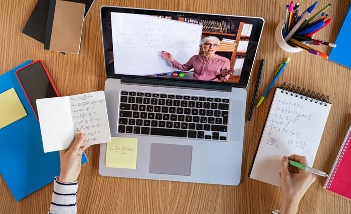Salma Damak Ayadi : Les 5 modèles innovants dans l'enseignement supérieur Salma Damak Ayadi : Les 5 modèles innovants dans l'enseignement supérieur