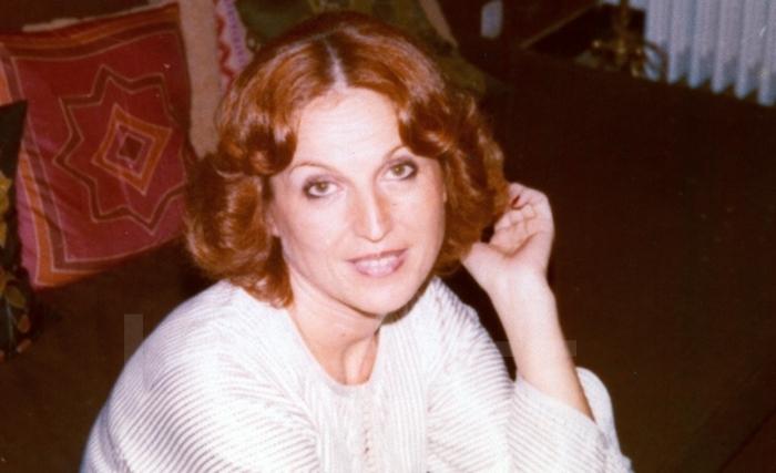 Latifa Zouhir: La Reine de Radio Tunis Chaîne internationale et de la Télévision Latifa Zouhir: La Reine de Radio Tunis Chaîne internationale et de la Télévision