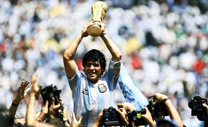"Le gamin en or", Diego Armando Maradona est mort 