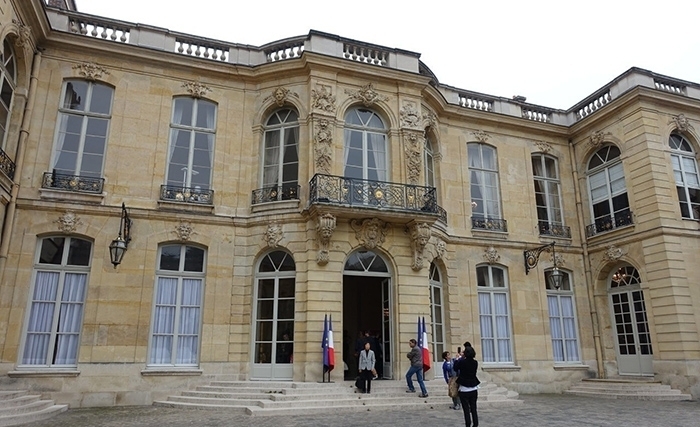 La Tunisie demande à la France qu’elle la comprenne, qu’elle la soutienne : la mission de Mechichi à Paris La Tunisie demande à la France qu’elle la comprenne, qu’elle la soutienne : la mission de Mechichi à Paris