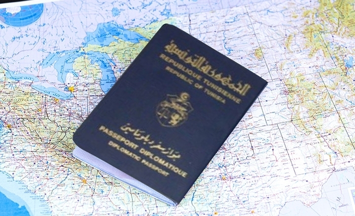 Le passeport diplomatique : bleu, impasse, et manque Le passeport diplomatique : bleu, impasse, et manque