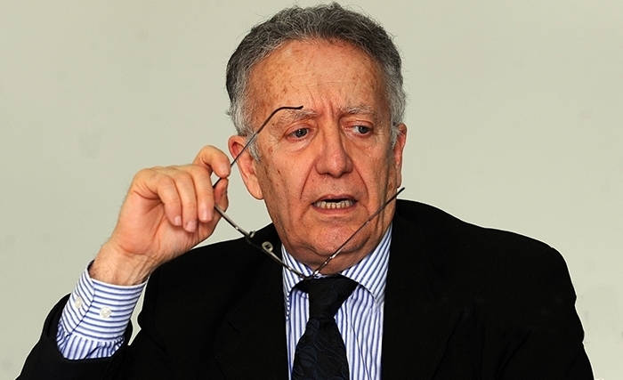 Yadh Ben Achour : « Des graines des révolutions arabes ont été semées et reviendront à la vie tôt ou tard » Yadh Ben Achour : « Des graines des révolutions arabes ont été semées et reviendront à la vie tôt ou tard »