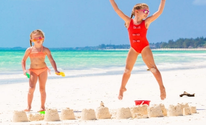 Lancement de Bousten 2, plage de Hammamet Lancement de Bousten 2, plage de Hammamet