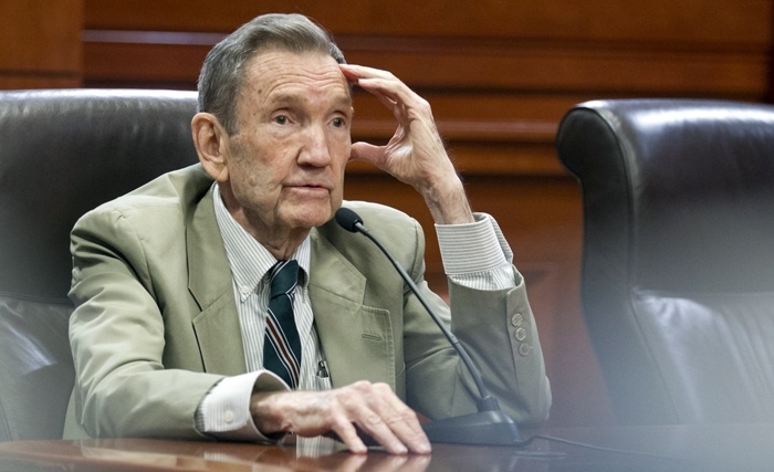 Mohamed Larbi Bouguerra: Militant des droits de l’homme et farouche critique des états unis, Ramsey Clark est mort Mohamed Larbi Bouguerra: Militant des droits de l’homme et farouche critique des états unis, Ramsey Clark est mort