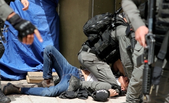 Les jeunes palestiniens face à un état raciste dirigé par un criminel Les jeunes palestiniens face à un état raciste dirigé par un criminel