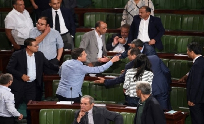 Tunisie: Face à l’impuissance du sommet, la base n’est jamais démunie