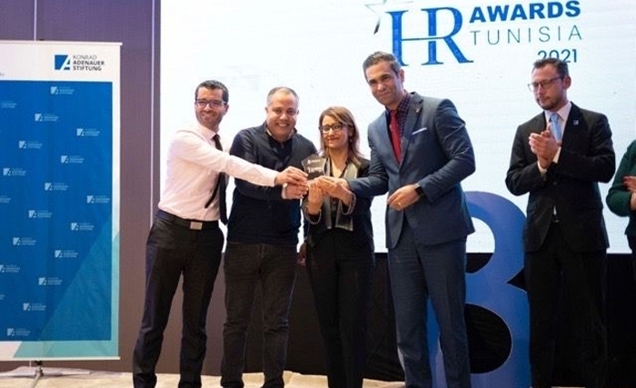 TOPNET remporte le HR AWARDS Tunisia 2021 dans l’axe « Maintien de l’emploi et de la résilience » TOPNET remporte le HR AWARDS Tunisia 2021 dans l’axe « Maintien de l’emploi et de la résilience »
