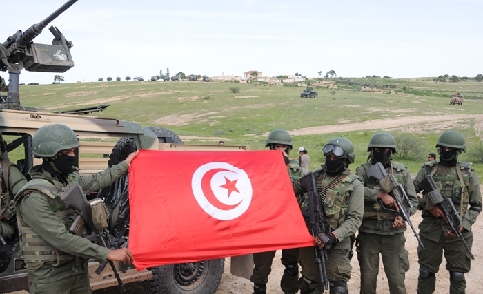 Mohamed Meddeb: La Neutralité de l'Armée, un des préalables à la réussite de la transition démocratique ! Mohamed Meddeb: La Neutralité de l'Armée, un des préalables à la réussite de la transition démocratique !