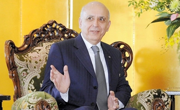 Mohamed Ghannouchi décoré par le Japon du Grand Cordon de l'Ordre du Soleil Levant Mohamed Ghannouchi décoré par le Japon du Grand Cordon de l'Ordre du Soleil Levant