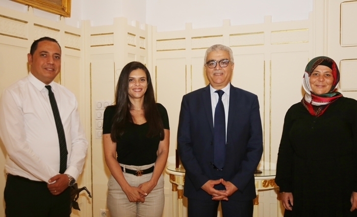 Epson offre des imprimantes au ministère de l'Éducation Epson offre des imprimantes au ministère de l'Éducation