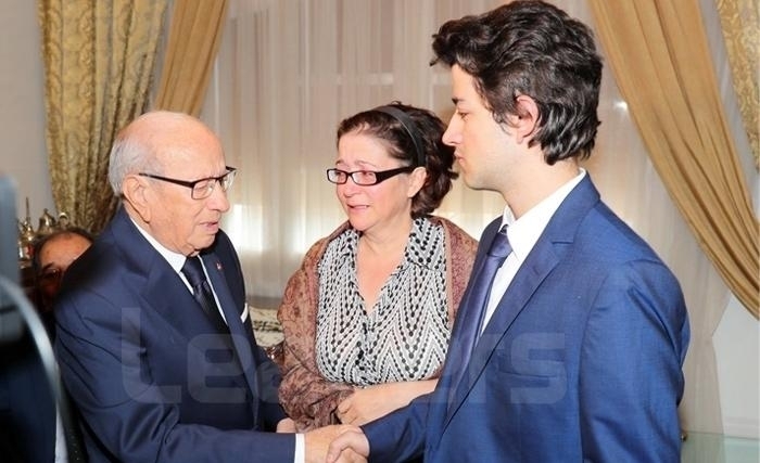 Dernier adieu à Slim Chaker : Retour sur les moments forts d’une émouvante journée (photos) Dernier adieu à Slim Chaker : Retour sur les moments forts d’une émouvante journée (photos)