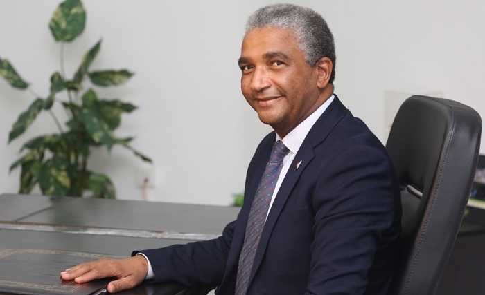 Qui est Kamel Deguiche, ministre de la Jeunesse et des Sports Qui est Kamel Deguiche, ministre de la Jeunesse et des Sports