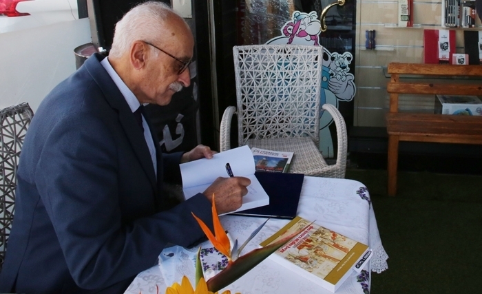 Émirs et Beys : franc succès du nouveau livre du Pr Mohamed El Aziz Ben Achour (Album photos) Émirs et Beys : franc succès du nouveau livre du Pr Mohamed El Aziz Ben Achour (Album photos)