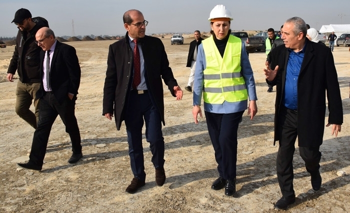 Sarra Zaafrani Zenzeri: Une ministre constamment sur les chantiers Sarra Zaafrani Zenzeri: Une ministre constamment sur les chantiers