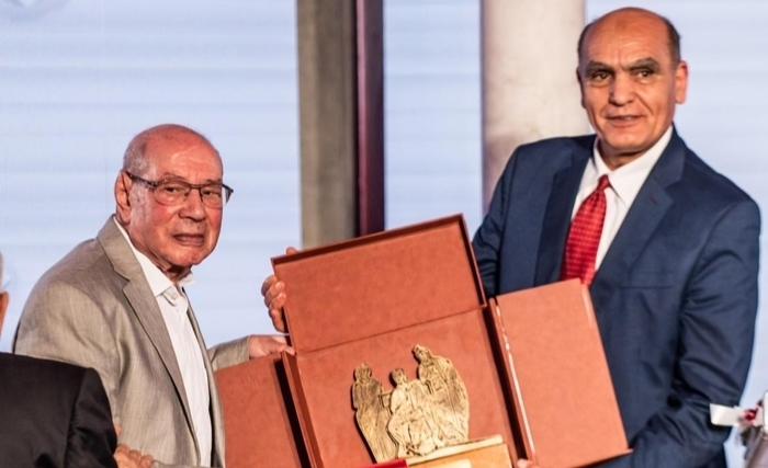 Le Pr Ammar Mahjoubi honoré par la Foire du Livre Le Pr Ammar Mahjoubi honoré par la Foire du Livre