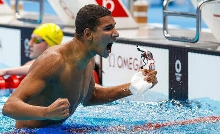 Ahmed Hafnaoui écrit l'histoire en remportant le Championnat du Monde de natation 800 mètres nage libre et inspire la Tunisie