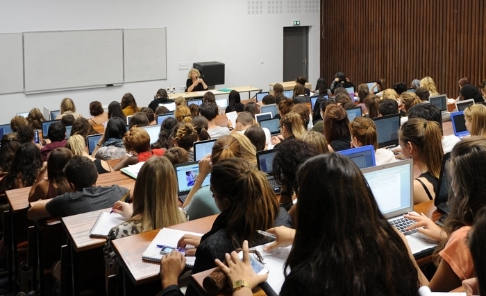 Tunisie - Le choix difficile d’une université: Entre le public et le privé Tunisie - Le choix difficile d’une université: Entre le public et le privé