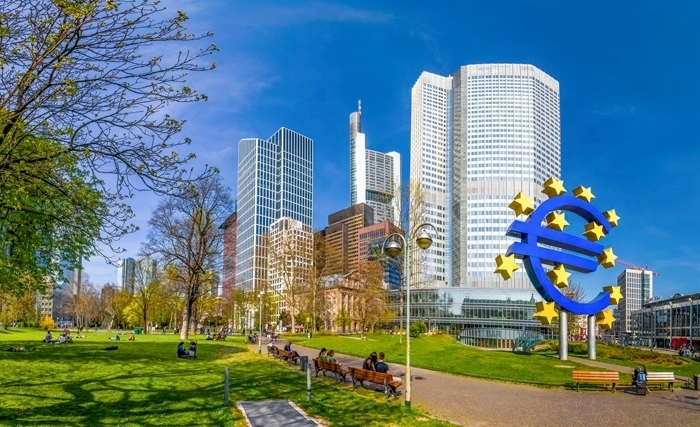 La croissance économique de la zone euro est mise à mal par des vents contraires menaçants La croissance économique de la zone euro est mise à mal par des vents contraires menaçants