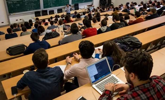 Arselène Ben Farhat: L’interdisciplinarité est-elle un moyen d’innovation et de rénovation de l’université tunisienne? Arselène Ben Farhat: L’interdisciplinarité est-elle un moyen d’innovation et de rénovation de l’université tunisienne?