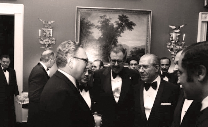 Hédi Nouira et Henri Kissinger