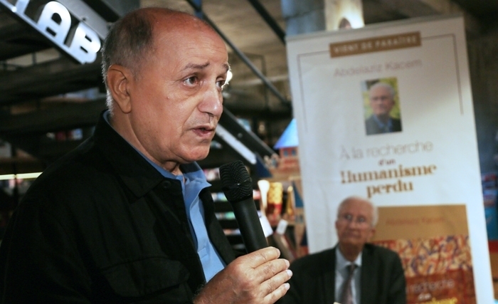 Abdelkrim Hizaoui: Une lecture analytique du livre de Abdelaziz Kacem ‘’A la recherche d’un humanisme perdu’’ Abdelkrim Hizaoui: Une lecture analytique du livre de Abdelaziz Kacem ‘’A la recherche d’un humanisme perdu’’