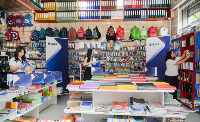 Soutenir l'éducation et garantir l'égalité des chances : QNB offre des bons pour des fournitures scolaires Soutenir l'éducation et garantir l'égalité des chances : QNB offre des bons pour des fournitures scolaires