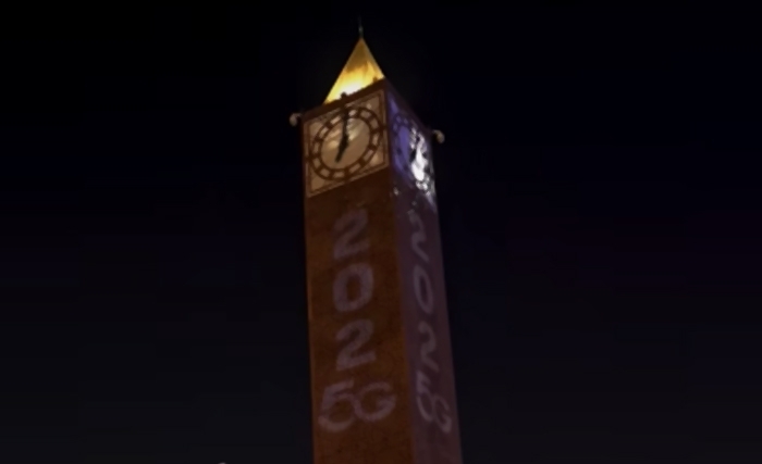 Tunisie Telecom illumine l’horloge de la place du 14 Janvier (Vidéo) Tunisie Telecom illumine l’horloge de la place du 14 Janvier (Vidéo)