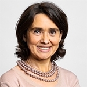 Qui est Irina Guerif, arbitre international agréée, avocate au barreau de Paris et ancienne secrétaire générale de la Chambre internationale de l’arbitrage de Paris