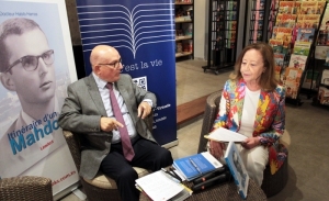 Le Dr Habib Hamza, face aux lecteurs de son livre «Itinéraire d'un Mahdois» (Album photos)